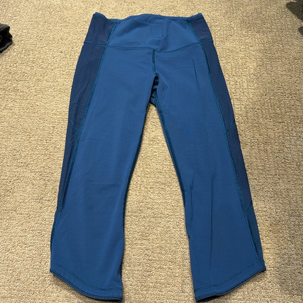 Blue lululemon crop leggings
